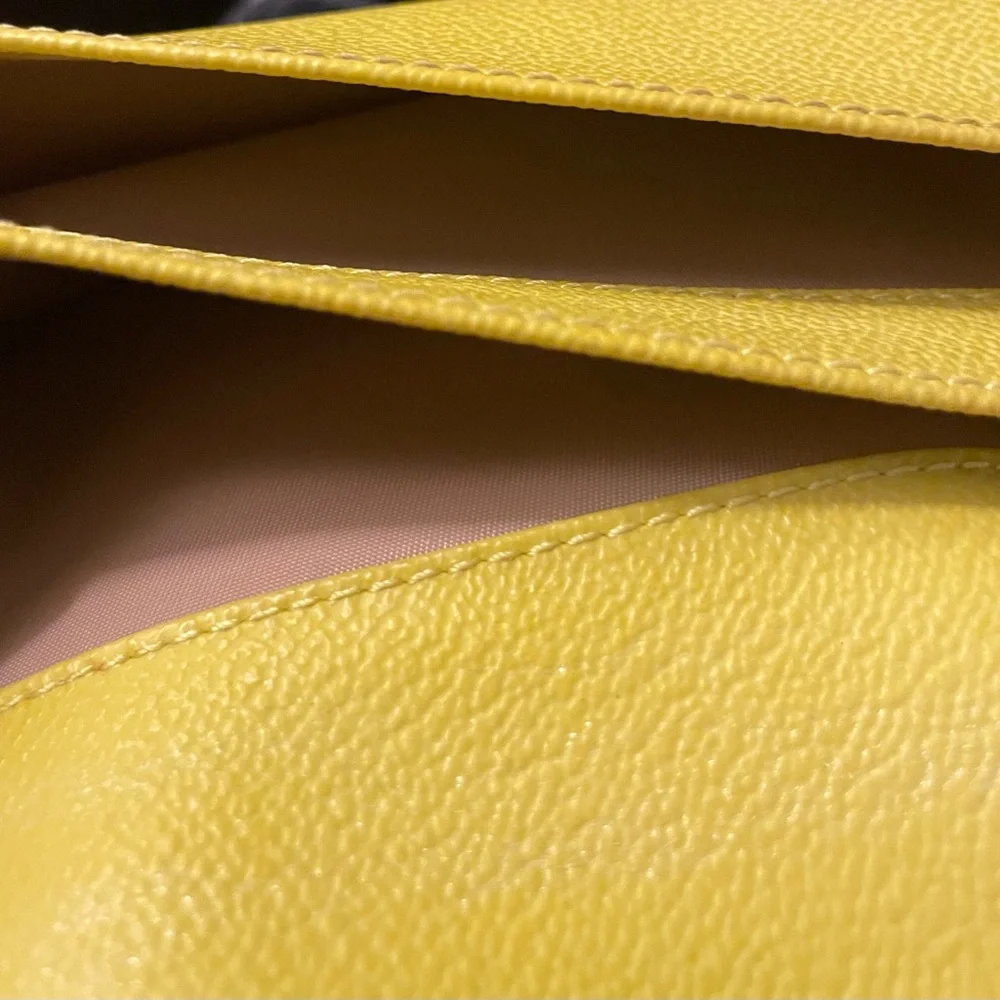 Tory Burch Robinson Pebbled Zip Continental Wallet NWOT.